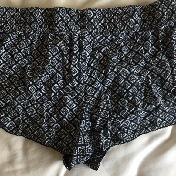 Shorts - Picture 4 of 4